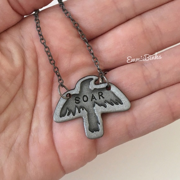 đź’Ą3for$28 New FP Soar Flying Eagle Pendant Necklace ~ Aged Silver Long Bird - Picture 2 of 13